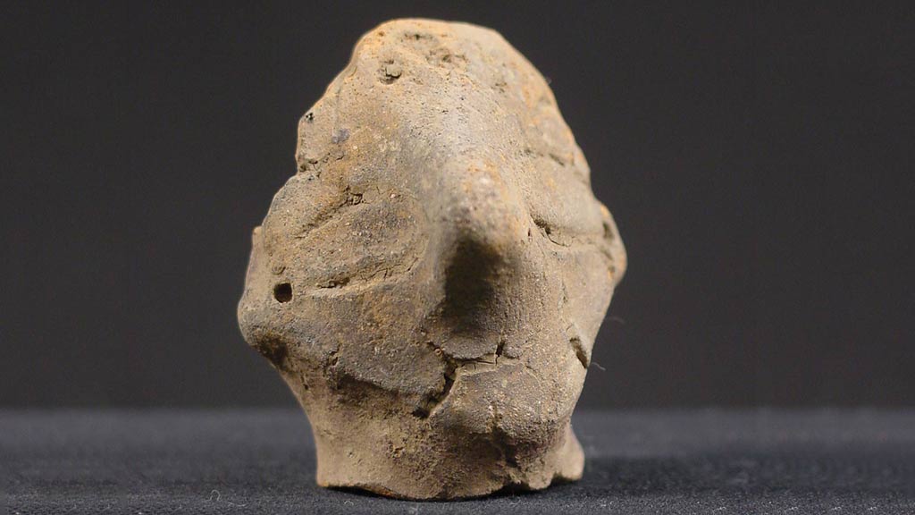 Figurine Fragment: Head (2000.17.0018)